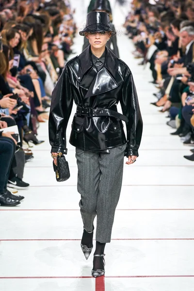 Look 9